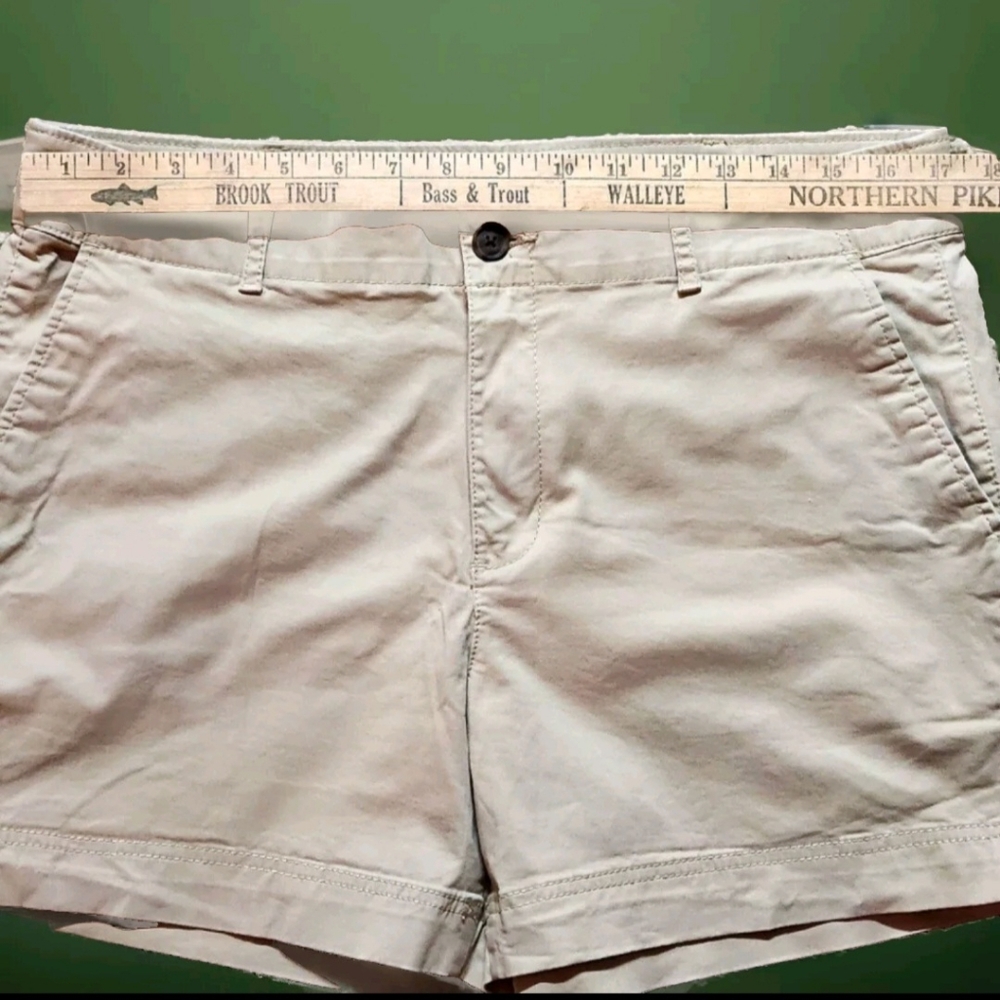 GAP High-Rise Chino shorts Size 12 Color Medium khaki